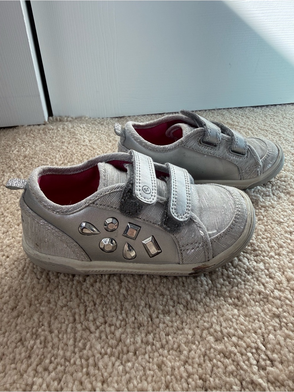 Stride Rite Girls Silver Velcro Sneakers with Gem Accents Toddler 7.5M